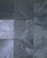 Silverblue (Cleft 


NOTE: Use a thicker setting bed and a 
 larger grout joint to accommodate 
 variations in the material thickness.)