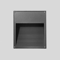 Recessed wall with shielded light source Recessed wall with shielded light source